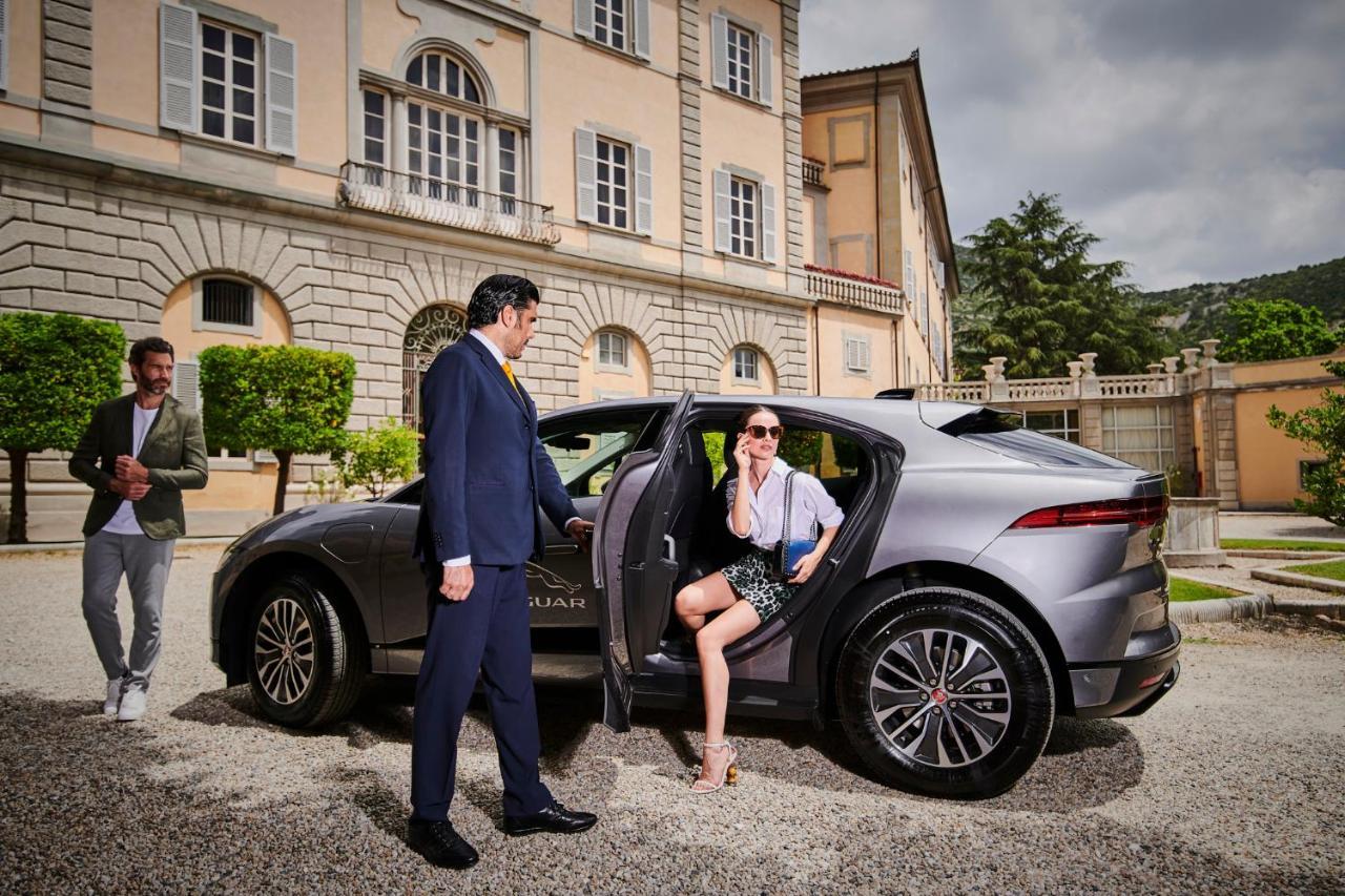 Bagni Di Pisa Palace & Thermal Spa - The Leading Hotels Of The World San Giuliano Terme Esterno foto Jaguar Land Rover's chauffeur service