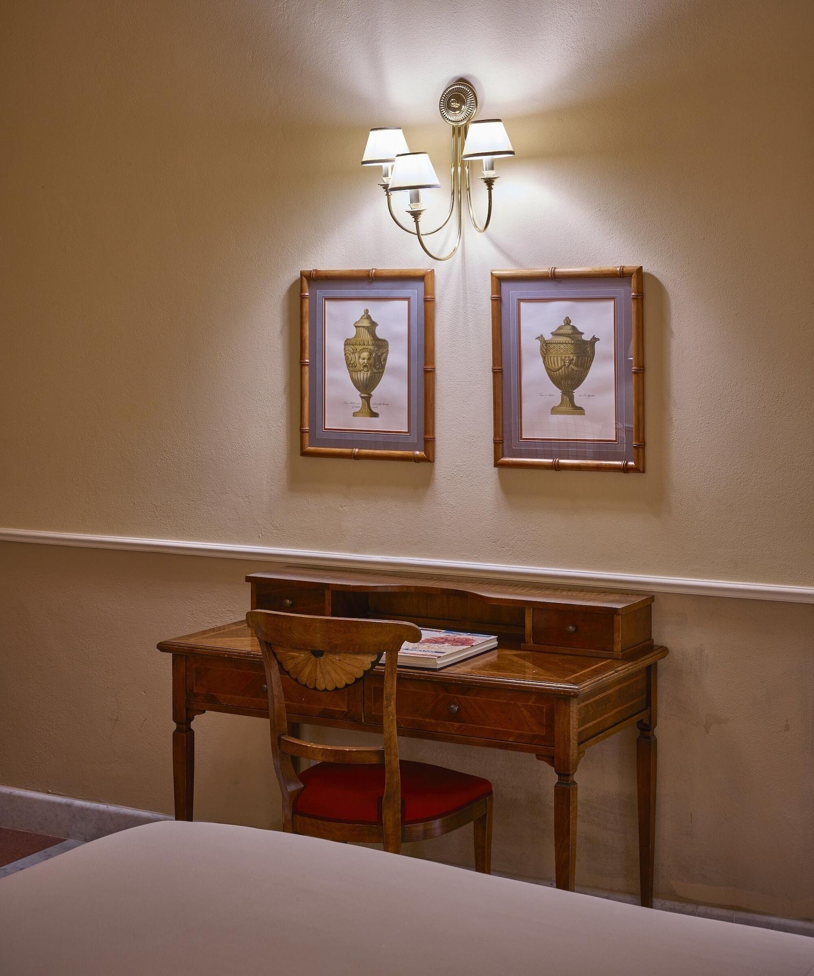 Bagni Di Pisa Palace & Thermal Spa - The Leading Hotels Of The World San Giuliano Terme Esterno foto A writing desk