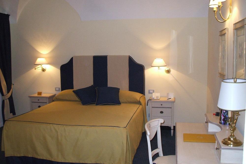Bagni Di Pisa Palace & Thermal Spa - The Leading Hotels Of The World San Giuliano Terme Esterno foto A room at the hotel
