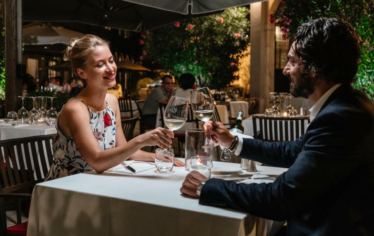 Bagni Di Pisa Palace & Thermal Spa - The Leading Hotels Of The World San Giuliano Terme Esterno foto A couple dining at a restaurant